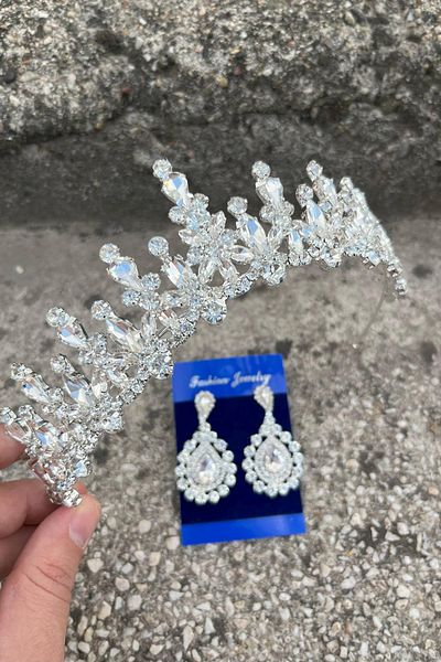 Hobigram Elvira Silver Bridal Henna Crown Special Day Accessory Women's Crown and Drop Shuttle Earring Set