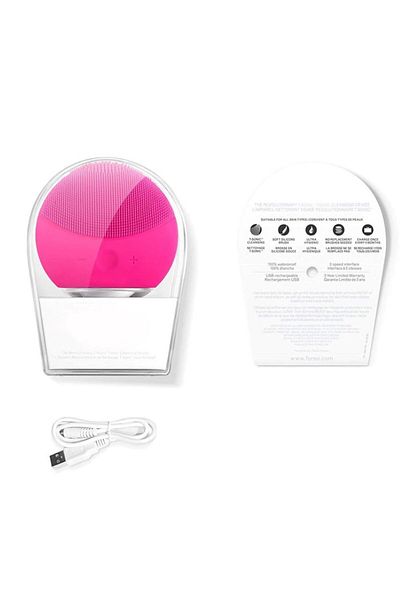 Forever Facial cleansing device, hypoallergenic, 5 speeds, USB powered, rechargeable, pink color