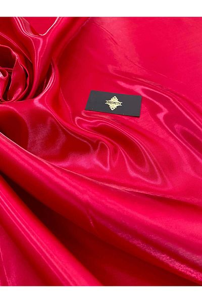Luxuro Satin Liquid Fix Bright Red