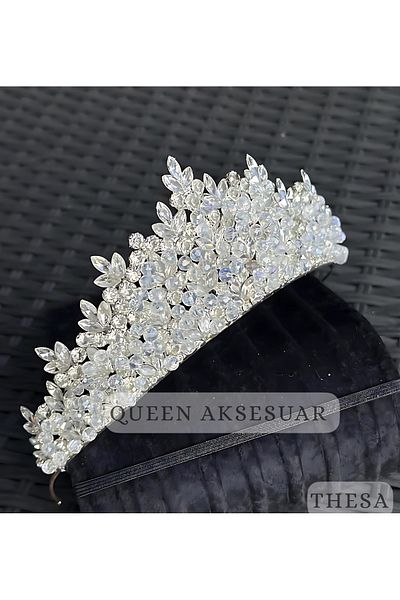 QUEEN AKSESUAR تاج ملكي THESA مرصع بأحجار كريستال بيضاء فاخرة بتصميم فاخر للخطوبة وتيجان معدنية عالية الأصالة