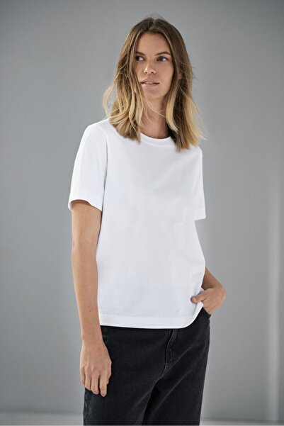 Tchibo بلوزة سادة بأكمام قصيرة ورقبة دائرية للنساء، باللون الأبيض