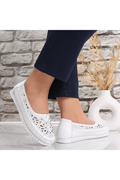 Signo Pantofi casual albi pentru femei din piele Iliana, 37