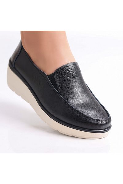 MODA STİL Women's casual shoes Black made of natural leather Molida, 39