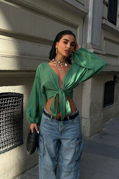 boutiquen 8033 Bluză cu mâneci lungi cu șireturi în față