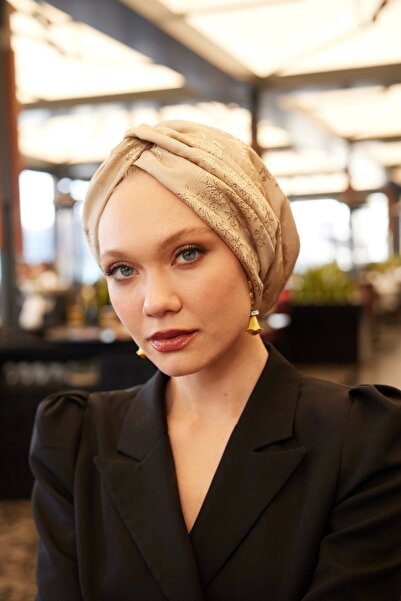 ladrans Gold Yapraklı İpek Dolgulu İpek Bone