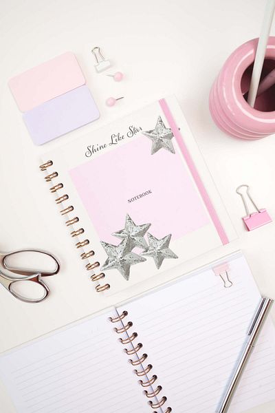 Matt Notebook مجموعة مربعة مقاس 15 × 15 سم مكونة من قطعتين دفتر ملاحظات غير مؤرخ مخطط حلزوني