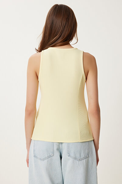 Happiness İstanbul Bluzka damska z dzianiny prążkowanej z żółtym krawatem i detalami PB00039