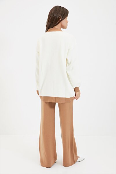 Trendyol Modest Detailní sada pletenin s velbloudím pruhem Cardigan-Pants TCTAW22AU0156