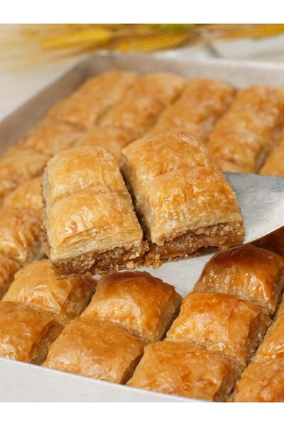 Nejla Hanım Ev Tatlıları Cevizli Köy Baklavası (1kg)
