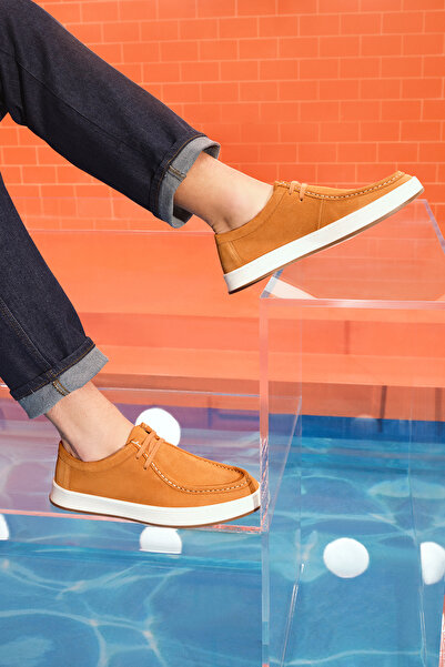 Derimod Pantofi casual pentru bărbați din piele de căprioară muștar - cu șire...