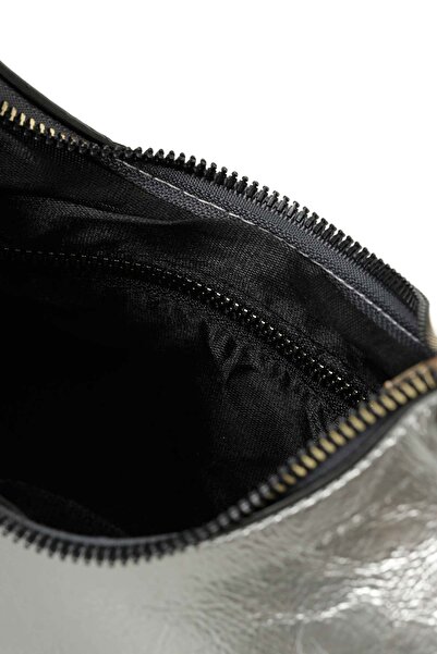 Butigo Geantă de umăr pentru femei CLT DRES BAGET 4PR argintie