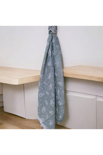 Bebly Kids Set of Three Muslin Baby Blankets, 4 Mouth Wipes, 6 Socks