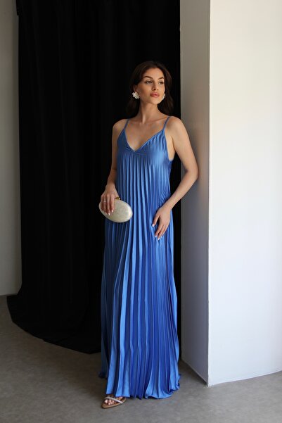 Julidress Saks Синя сукня з бретелями, V-подібним вирізом, довгим рукавом і преміум-плісированою спідницею