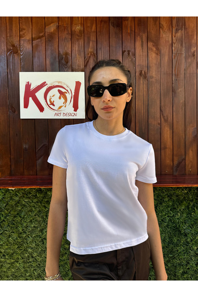 Butik النموذج الصلب الأساسي غير المطبوع / تي شيرت أبيض اللون للسيدات