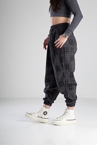 COCOPELLI Poker Patterned Pleated Jogger Pants