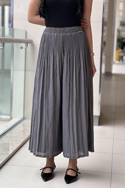 Ghisa Pleated Loose Trousers with Elastic Waist