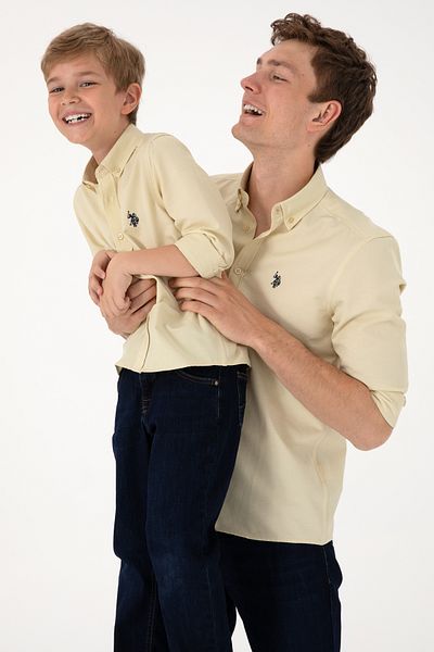 U.S. Polo Assn. قميص أساسي بأكمام طويلة كاكي فاتح للأولاد 50306584 -VR183