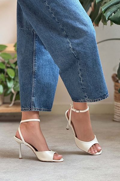NİŞANTAŞI SHOES Charms Mother of Pearl Matte Ankle Belt Detailed Women's Thin Heeled Shoes