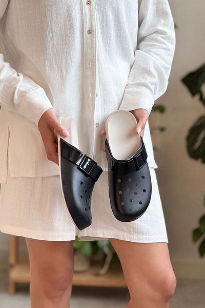 NİŞANTAŞI SHOES Rasp Black Matte Flat Sole Buckle Detail Women's Slippers