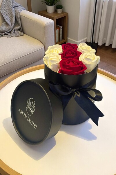 CAPSULE Sevgiliye Özel Hediye Gül Kutu Kırmızı Beyaz Hediyelik Çiçek Doğum Günü Sepeti Kız Arkadaşa Sevgili
