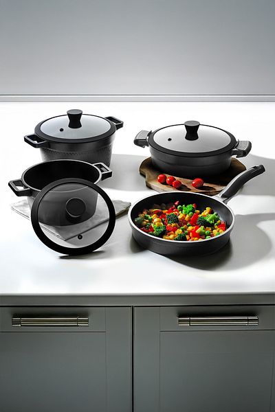 Nehir Royal Elite Black Aluminum Cast 7 Piece Cookware Set