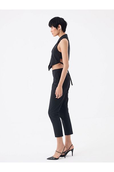 RİVUS Buttoned Front, Low-Cut Waist Vest with Back Tie Detail - Black