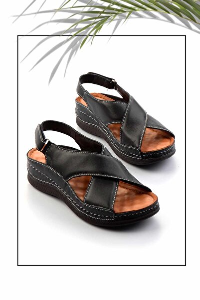 Bambi Black Leather Women's Sandals K05465048003