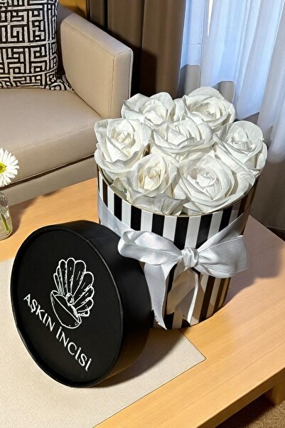 CAPSULE Sevgiliye Özel Hediye Gül Kutu Beyaz Hediyelik Çiçek Doğum Günü Arkadaşa Eşe Kız Yıldönümü Sevgili