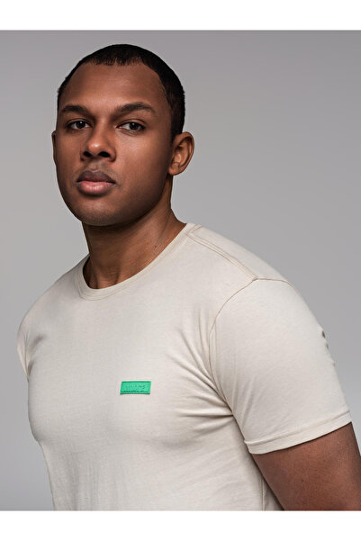 OMBRE Men's cotton t-shirt with green patch on chest - broken white V5 OM-TSCT-0151 XXL