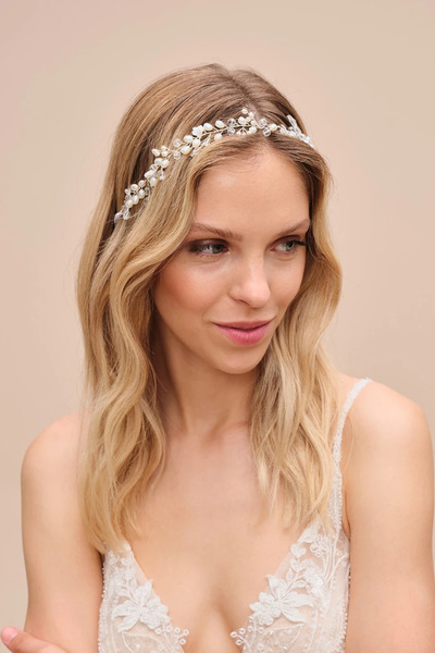 Oleg Cassini Pearl Detailed Bridal Crown H42456