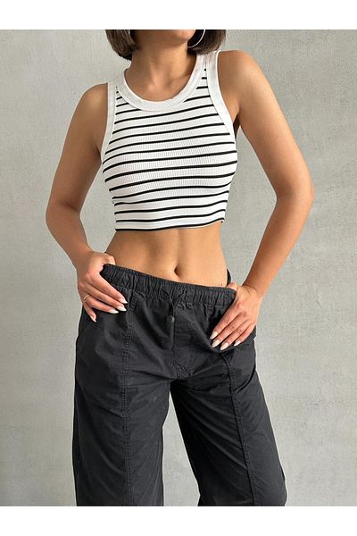 The Base Crop Top cu guler cu Halter pentru damă