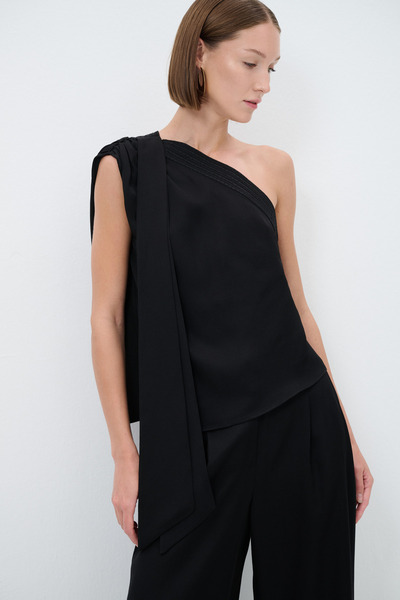 adL Bağcıklı Kolsuz Bluz