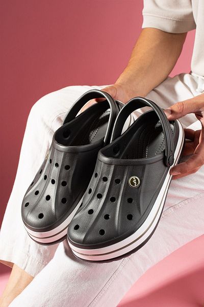 FUGA MODA Richard Anthracite Hollowed Line ανάγλυφη πολυουρεθάνη με κλειστή μπροστινή πλευρά Wet Floor Ανδρικές παντόφλες και σανδάλια