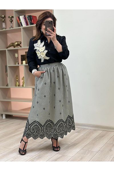 MELTEM TUĞAN Ethnic Pattern Embroidered Skirt Black