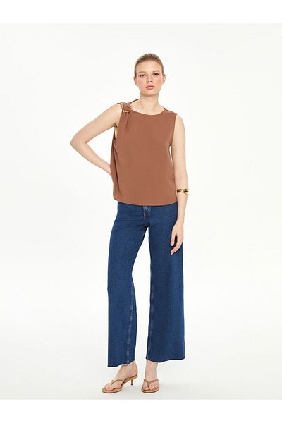 LC Waikiki Brown Crew Neck Blouse with Applique Detail