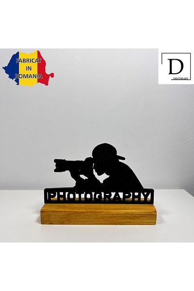 OEM "Photographer" decoration with natural wood base, 10 cm, black, 3D printed