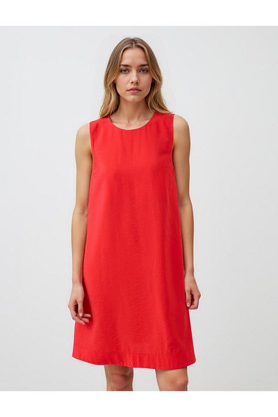 Jimmy Key Red Relaxed Cut Round Neck Sleeveless Midi Dress