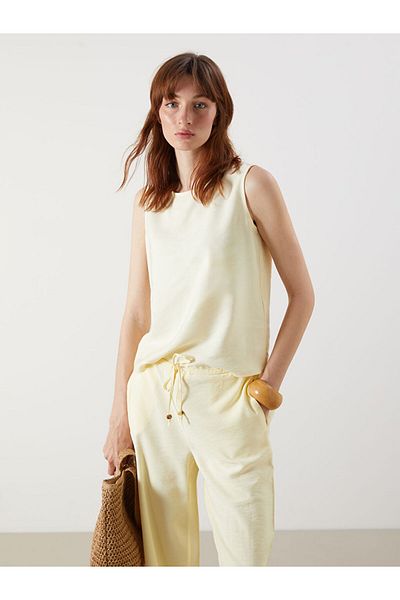 LC Waikiki Sari Crew Neck Buttoned Blouse