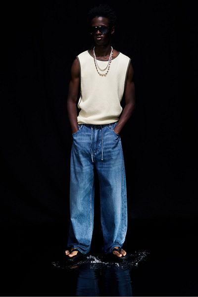 Pull & Bear Sleeveless waffle-knit T-shirt