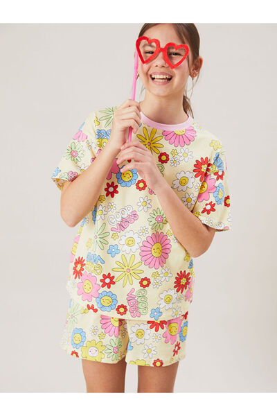 LC Waikiki Set de pijamale pentru fete, cu pantaloni scurți, în guler rotund ...