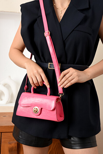 Handley حقيبة كتف صغيرة فاخرة بتصميم خاص مع تفاصيل قفل