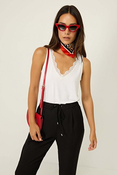 No Matter What Ärmellose Bluse mit Spitzendetails