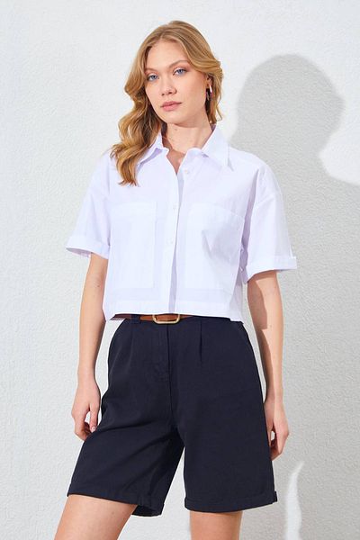 Manche Double Pocket Low Sleeve Crop Shirt - White |   Mk161448-01