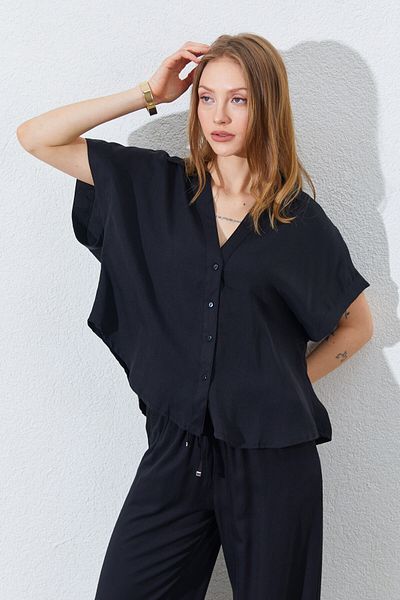 Manche Women's Short Sleeve Shirt - Black |   Mkes169943 - One