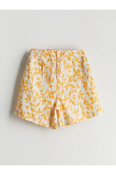 LC Waikiki Ecru Floral Girl's Shorts with Elastic Waist