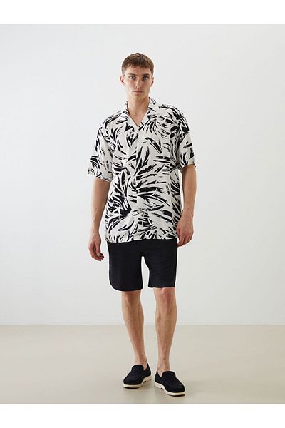 LC Waikiki LCW Vision Regular Fit Kurzarm-Herrenhemd aus gemusterter Viskose