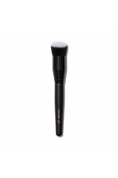 ELF Pensulă pentru fard de obraz unghiulară cu peri moi și denși e.l.f Cosmetics Liquid Blush Brush
