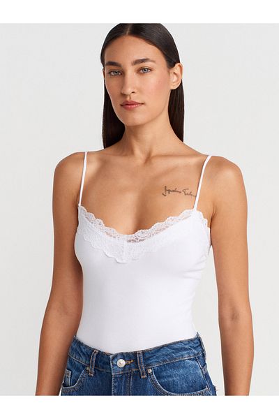 Dilvin 21030 Lace Detailed Bodysuit-White