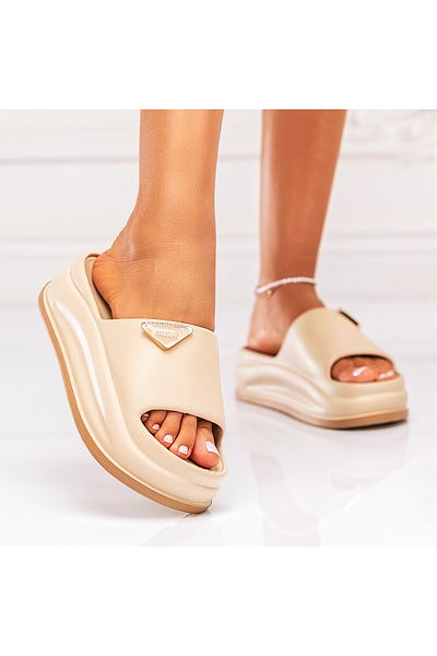 Lush Fashion Women's Foam Slippers