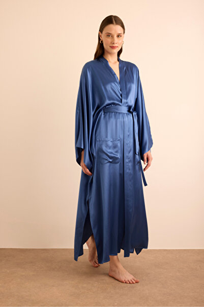 Aker Yanları Yırtmaçlı Saten Sabahlık